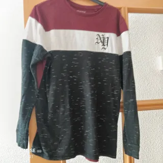 Camiseta niño Primark manga larga. 10/11. 146cm