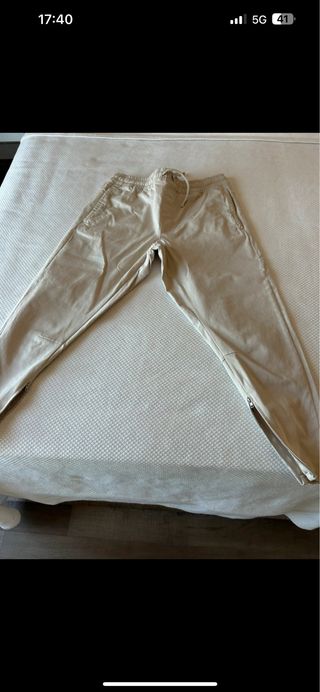 Pantalones beige