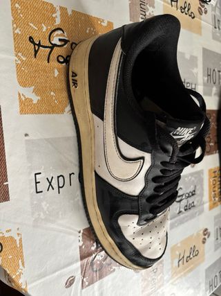 Zapatillas Nike Air Force 1 Negras y Blancas