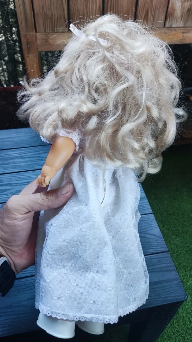 Opportunità. Bambola anni '80