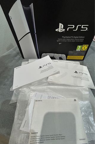Consola PS5 + 2 Mandos con fundas color rosa 