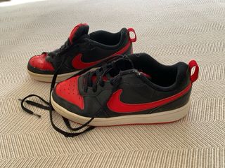Zapatillas Nike Baloncesto Negras y Rojas