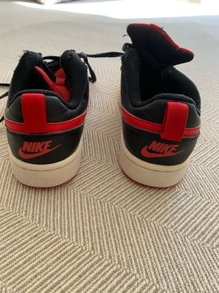 Zapatillas Nike Baloncesto Negras y Rojas