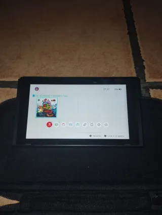 Nintendo Switch 2017 sin mando + Funda