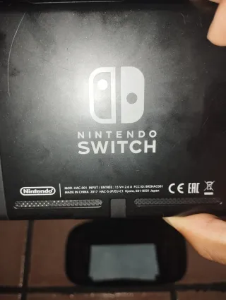 Nintendo Switch 2017 sin mando + Funda