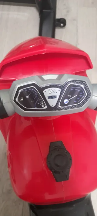 Moto Molto Premium Roja