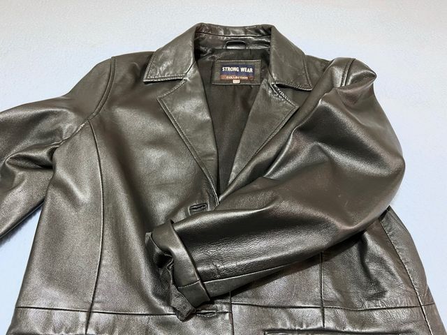 Chaquetón de cuero negro STRONG WEAR