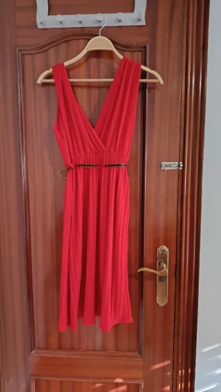 Vestido rojo brillante