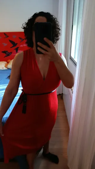 Vestido rojo brillante