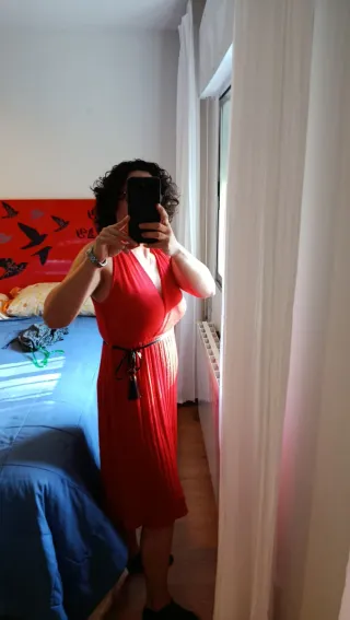 Vestido rojo brillante