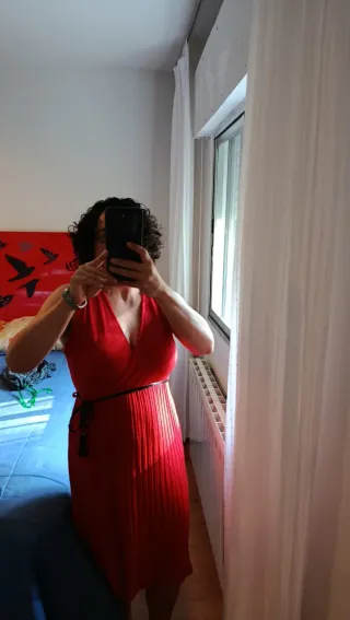 Vestido rojo brillante