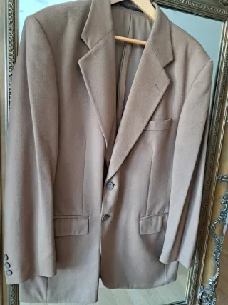 Americana de cashemere color camel