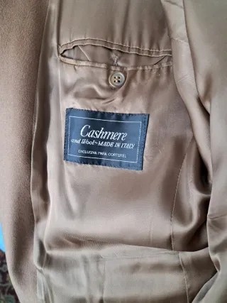 Americana de cashemere color camel