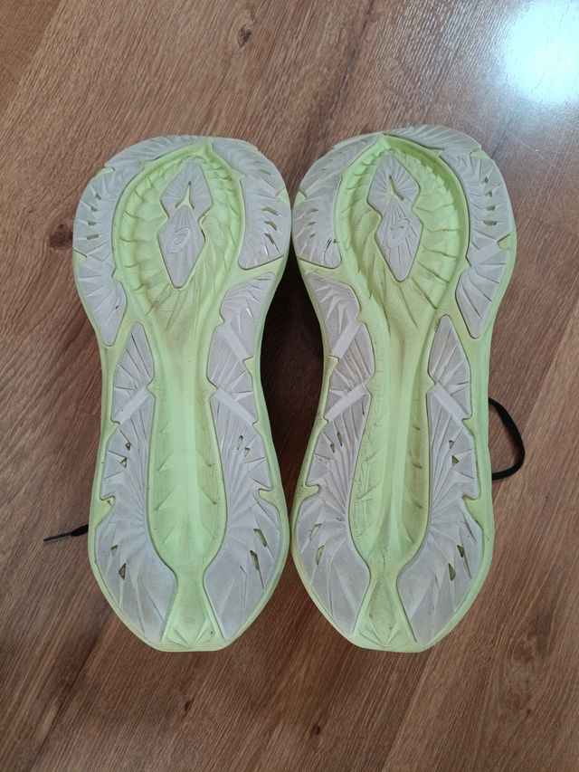 ASICS NOVAPLAST 4 Zapatillas Running