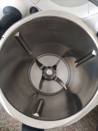 Thermomix TM5 con accesorios y bolsa