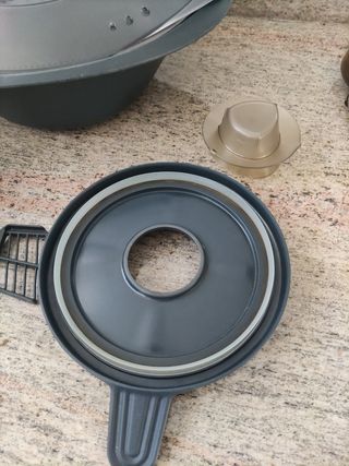 Thermomix TM5 con accesorios y bolsa
