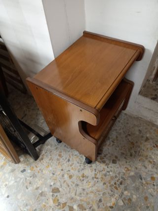 Mueble auxiliar con ruedas
