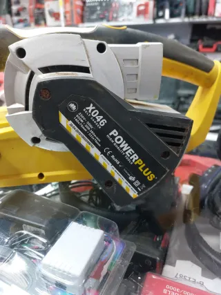 Lijadora de banda Powerplus 950W