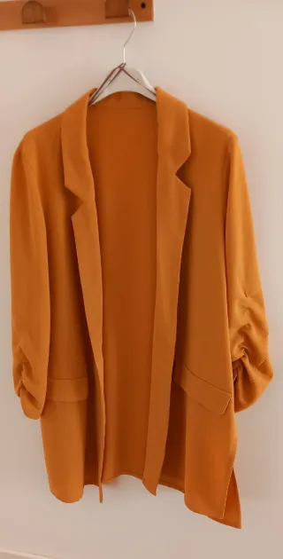 Americana color mostaza mujer