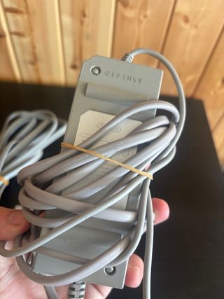 Nintendo Wii Cables y Adaptador de Corriente