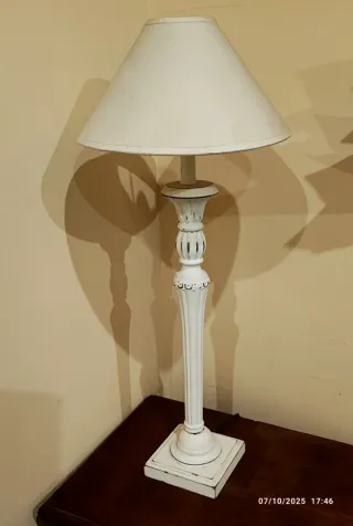 Lámpara de mesa estilo clásico