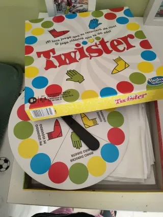 Juego Twister Hasbro