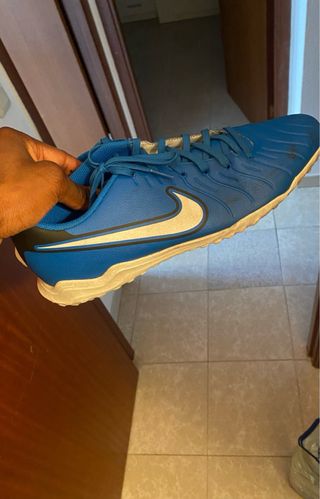 Zapatillas de fútbol para césped artificial