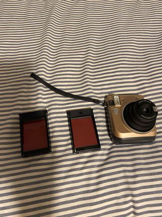 Cámara Instantánea Fujifilm Dorada Usada un día!