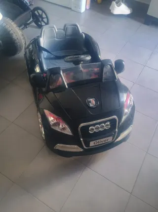 Auto elettrica Audi TT per bambini