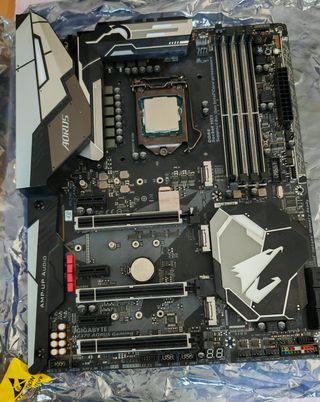 COMBO PLACA Gigabyte Z370 + PROCESADOR i7 8700k