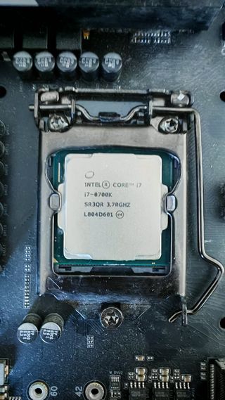 COMBO PLACA Gigabyte Z370 + PROCESADOR i7 8700k