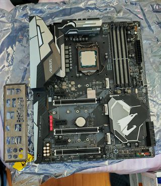 COMBO PLACA Gigabyte Z370 + PROCESADOR i7 8700k