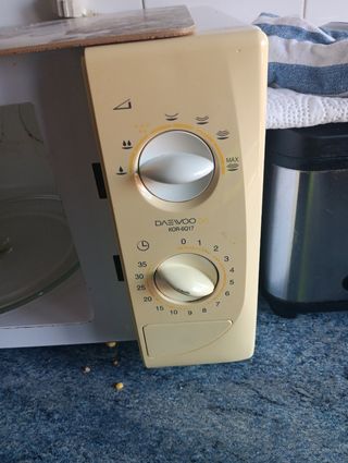 Microondas Daewoo Beige