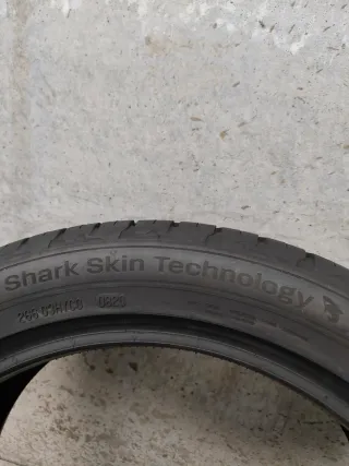 Neumáticos 225/45 R17 Uniroyal