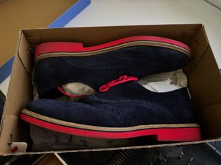 Zapatos El Ganso Azul Marino con Cordones Rojos
