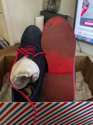 Zapatos El Ganso Azul Marino con Cordones Rojos