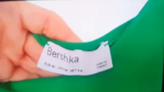 Vestido Bershka verde satinado talla M
