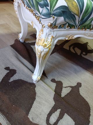 Pouff classico con fantasia floreale