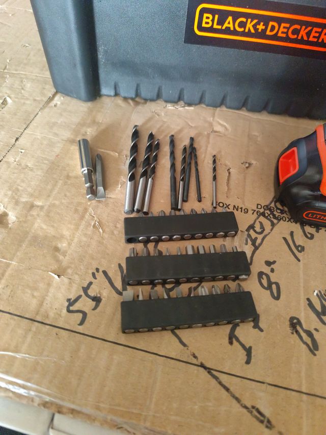 Taladro Atornillador BLACK+DECKER BDCDD121KA