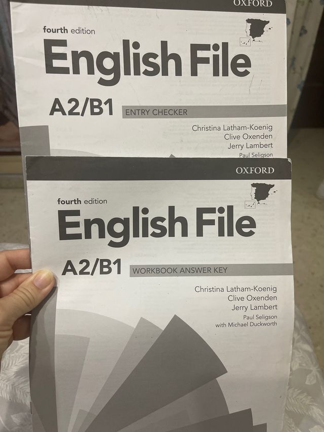 Libro English File 4th edition A2/B1.