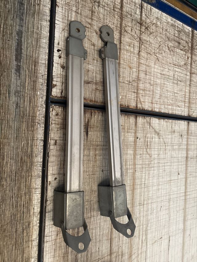 Brazos para toldo de metal