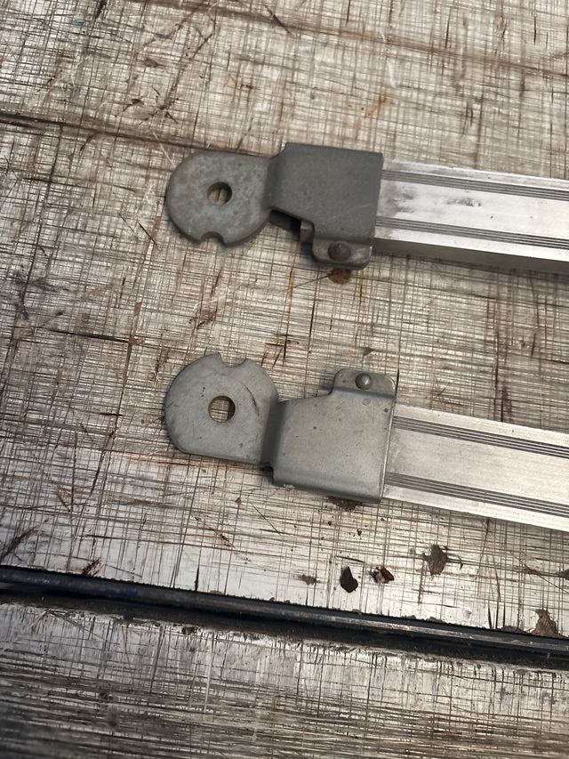 Brazos para toldo de metal