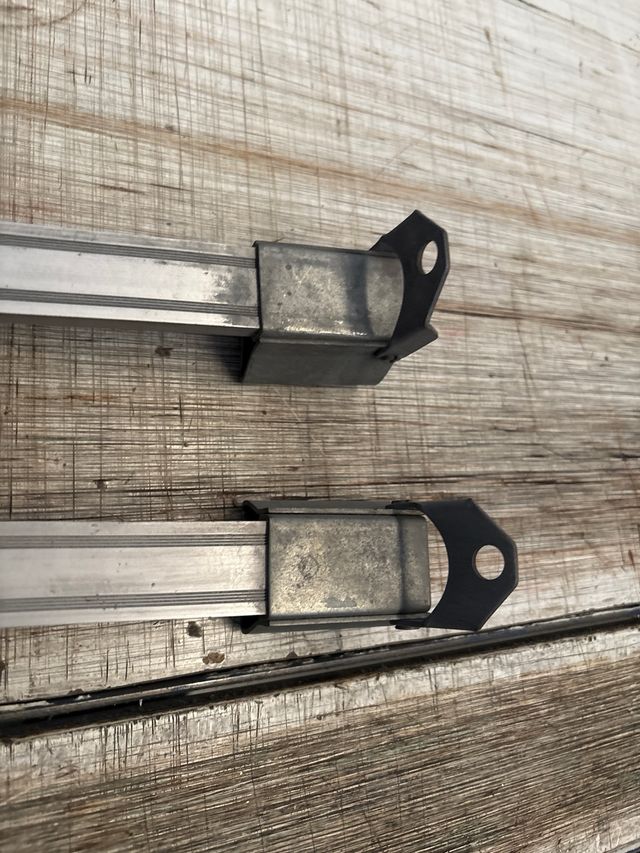 Brazos para toldo de metal