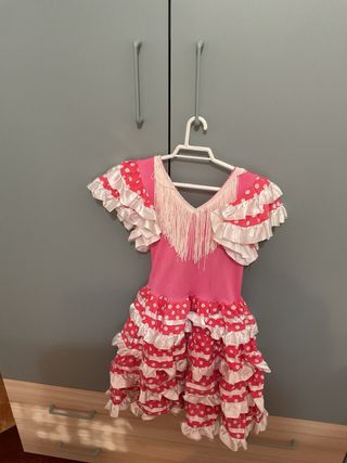 Traje de Sevillanas rosa con lunares