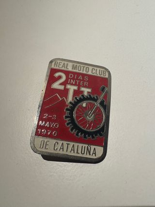 Antiguo pin o chapa moto