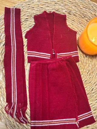 Coordinado Nancy Famosa: Chaleco, Falda y Bufanda 