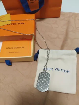 Collar Louis Vuitton Plata Negro