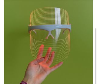 Mascarilla LED Primark Blanca y Dorada