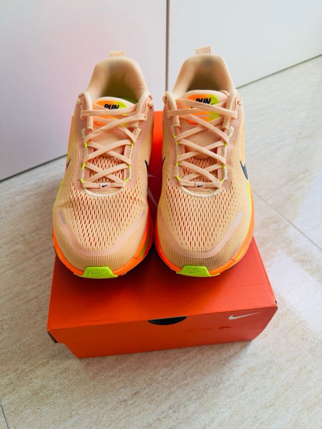 Nike Vomero 18 Talla 44.5