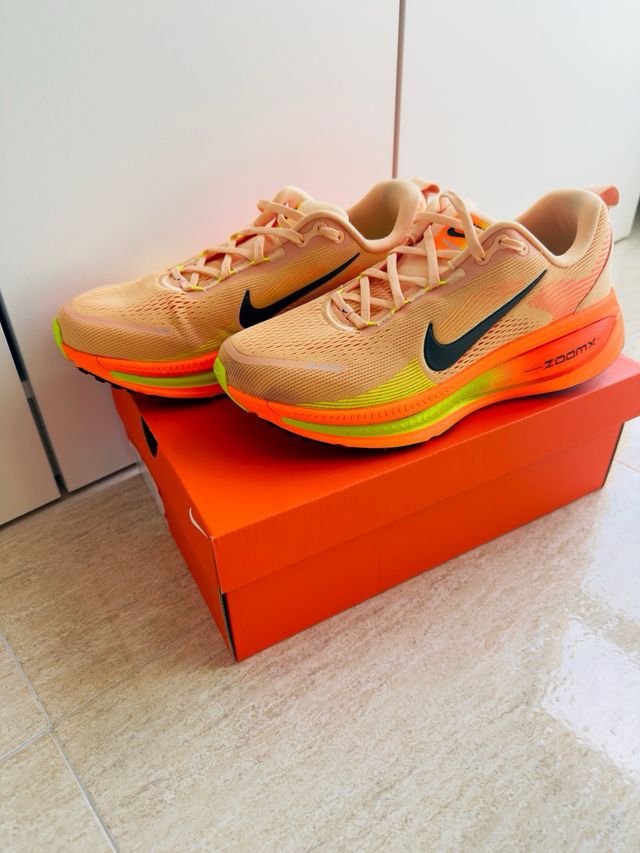 Nike Vomero 18 Talla 44.5